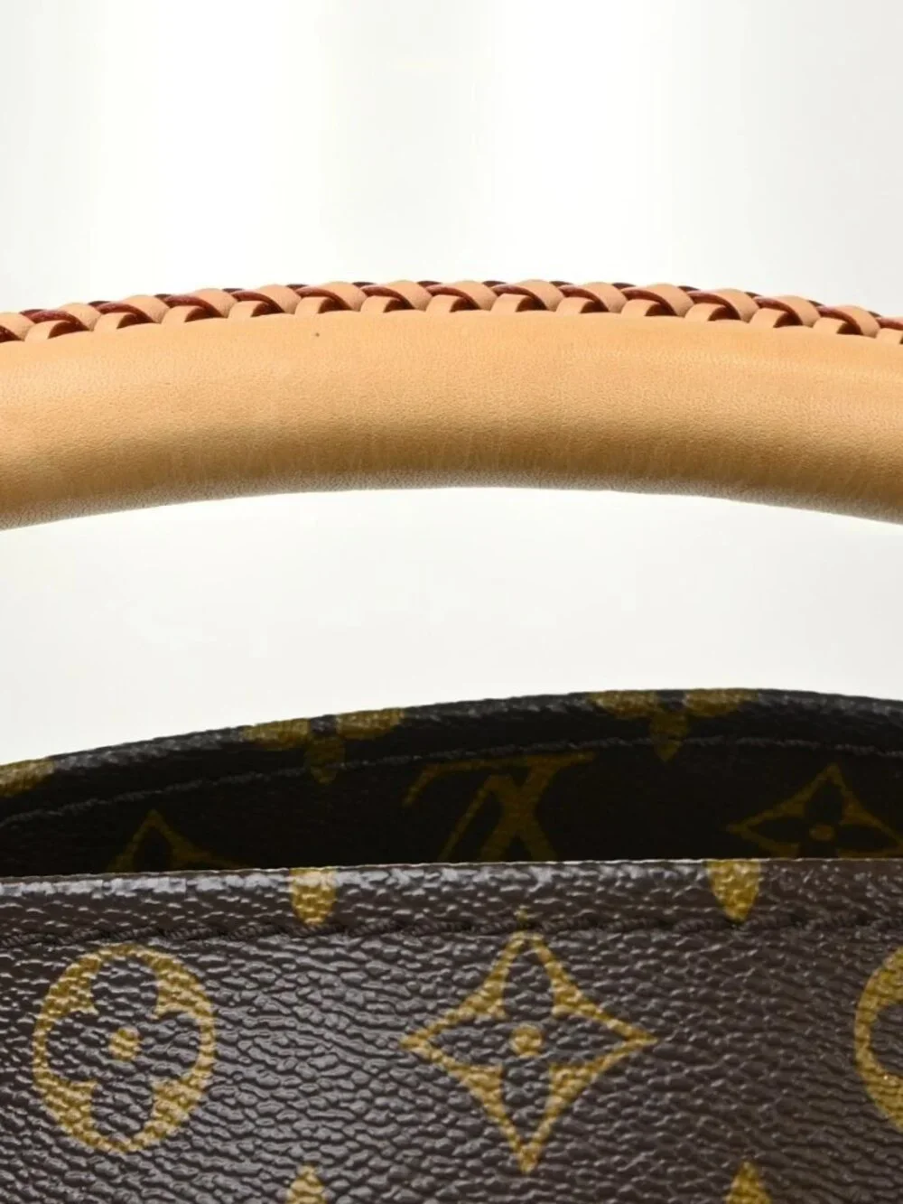 Louis Vuitton Monogram Artsy MM Handbag M40249